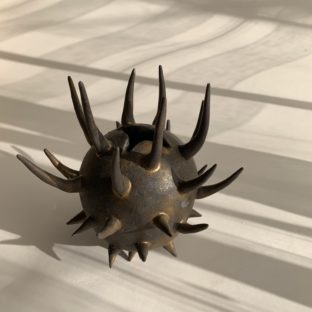 seed vase 10 (antique gold)