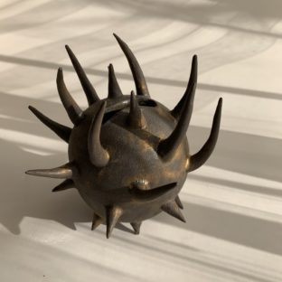 seed vase 11 (antique gold)