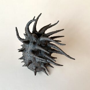 chasing plants vase (crater glaze)