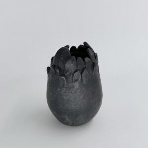 hanabira vase 1 (matt black)