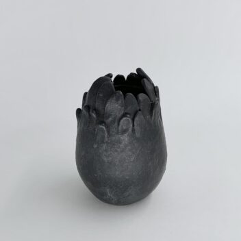 Satomi Nire の花器特集 | 植物が映える器 (vase/pot)｜ satomi nire 