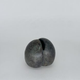 lodoicea vase (grayish oribe)
