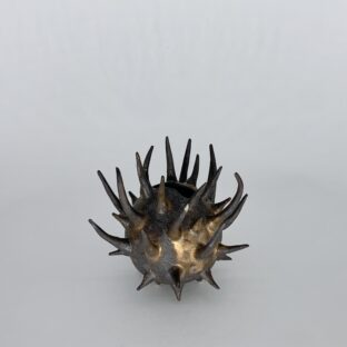 seed vase 4 (antique gold)