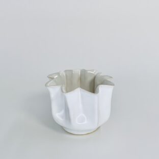 bloom vase (white)